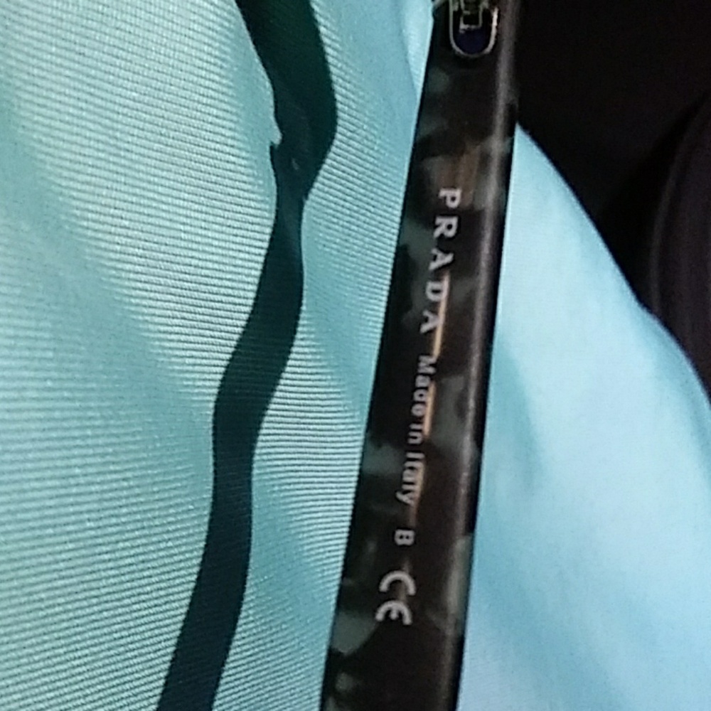 Prada sunglasses - Picture 4 of 5